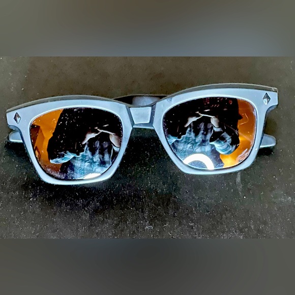 Hutch Accessories - Like New Black with brown tint Womens Hutch sunglasses with reflective lenses